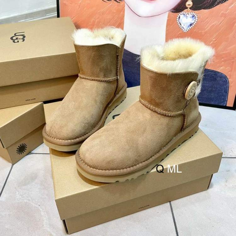 Picture of UGG Shoes _SKUUGGsz35-40ML091219760